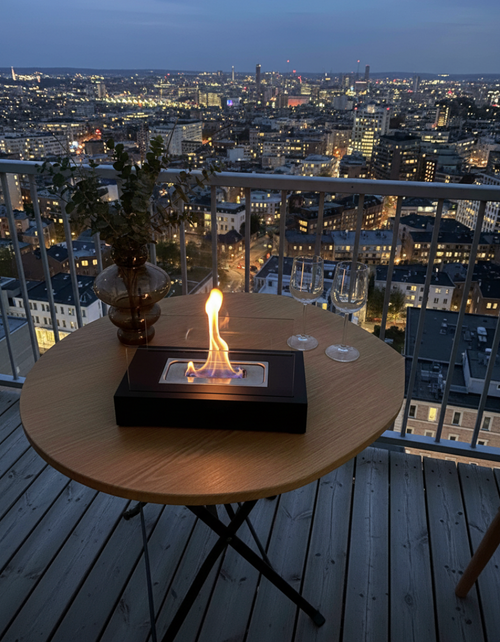 Moderne fritstående biopejs i sort stål - Lige nu: 47% rabat + fri fragt